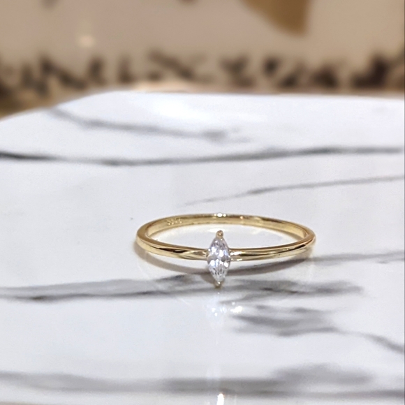 Golden Ring Diamond Shape Size 8 S925 - Picture 1 of 4